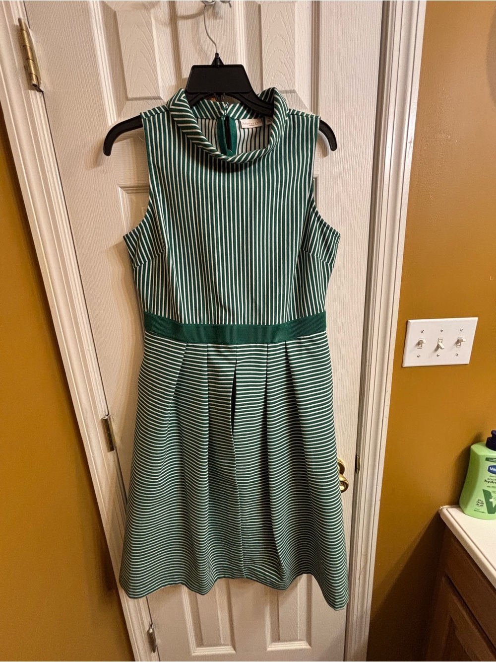 Eva Mendez for New York & Company Green and White Striped Sleeveless Midi Dress - Picture 2 of 8